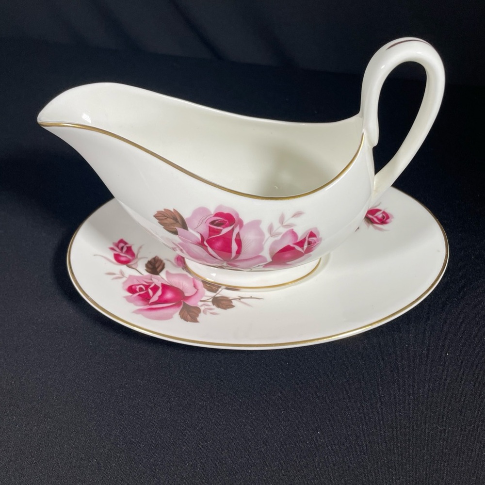 Royal Tuscan Belgravia  Fine China Gravy Boat & Underplate